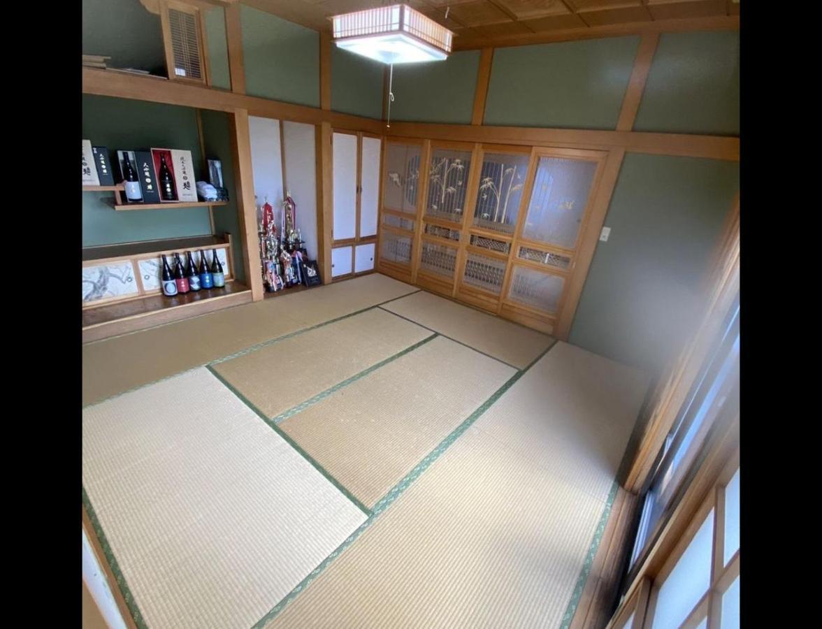 青森伝統芸能を楽しめる繭子の宿 Hachinohe Eksteriør billede