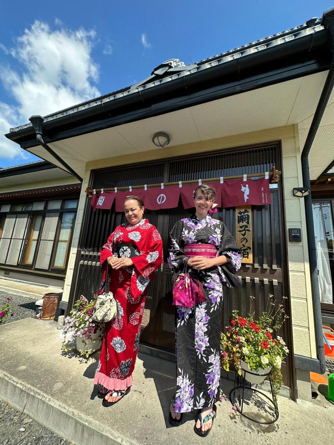 青森伝統芸能を楽しめる繭子の宿 Hachinohe Eksteriør billede