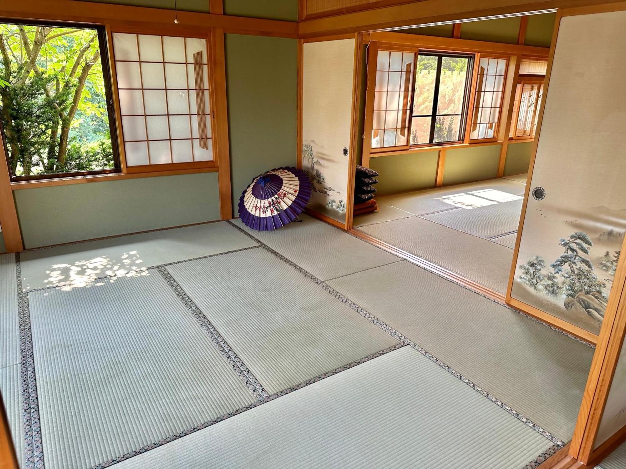 青森伝統芸能を楽しめる繭子の宿 Hachinohe Eksteriør billede