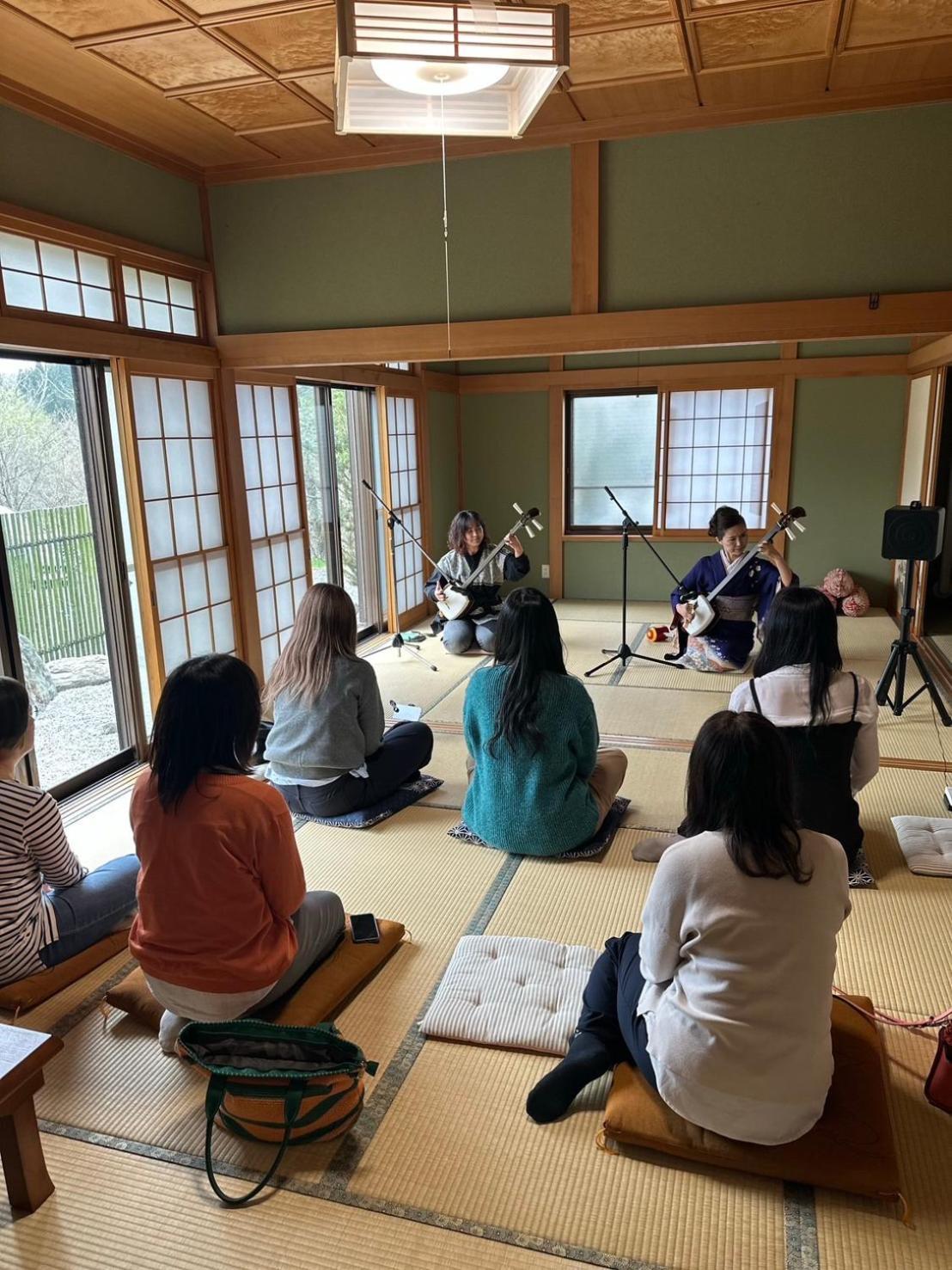 青森伝統芸能を楽しめる繭子の宿 Hachinohe Eksteriør billede